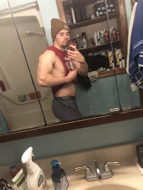 Would’ve gotten a home gym a lot sooner if I knew how great it is to lifting in my underwear.