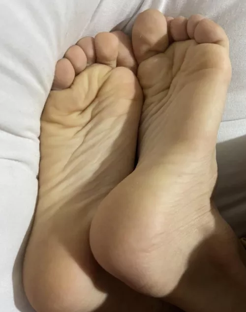 wrinkled sole please u? 🙈 i can open a space for u dick in between 😈 dms/pms r welcome wrinkled sole please u? 🙈 i can open a space for u dick in between 😈 dms/pms r welcome
