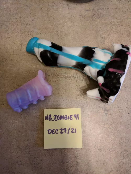 WTS: Mini HPE Titania, Medium (soft) custom PPS Snark (GITD + UV) -- Selling worldwide from Canada. Details in post! PAYPAL ONLY ** Will trade for Large/Soft Tyson only