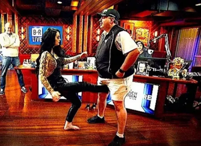 WWE diva Paige kicks guy in the nuts without kicking him in the nuts lol link in the comments