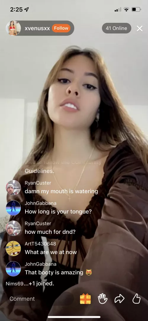 Xvenusxx on clapper 30k goal