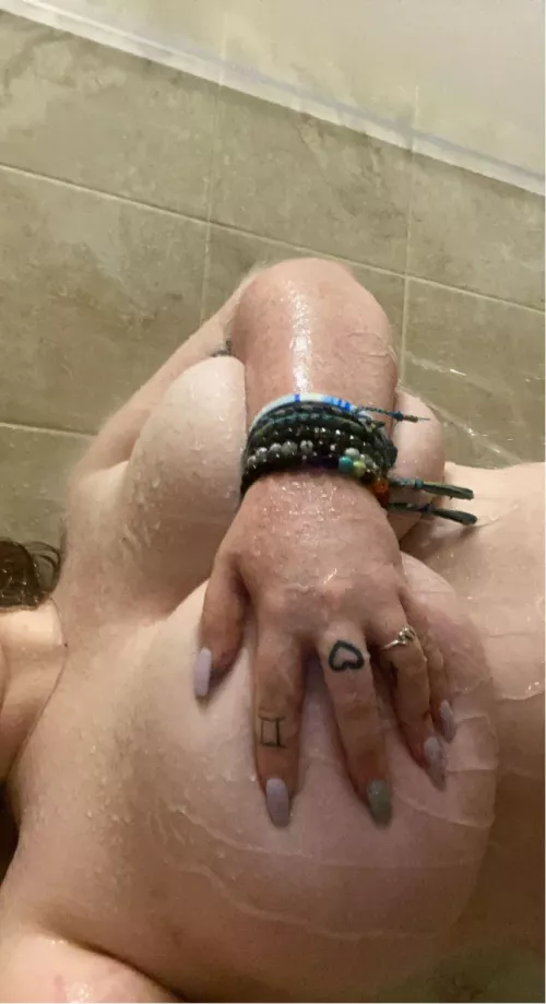 yāall like my freckles or tits more?