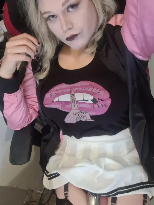 Yeah im still wearing it, now show me yours Yeah im still wearing it, now show me yours