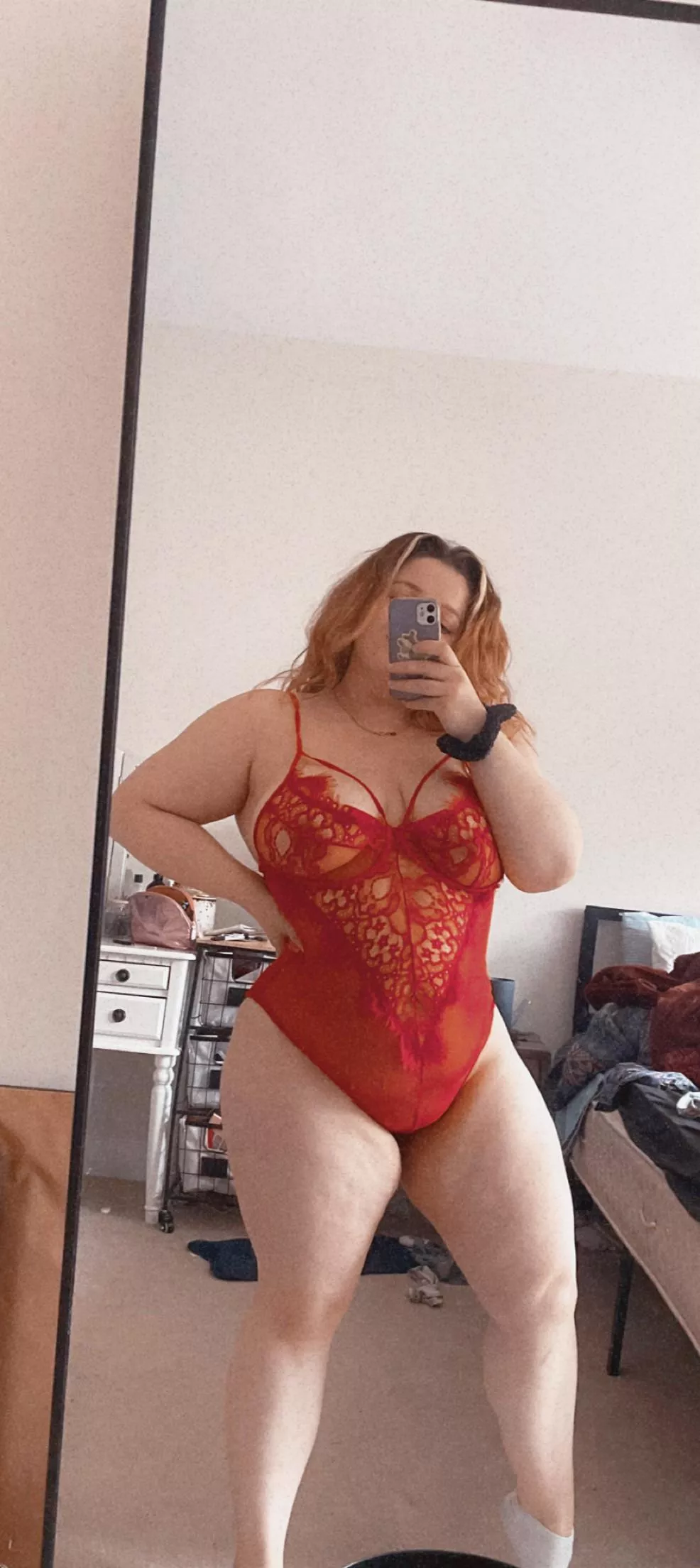 Yes my room is messy, promise I’ll clean it later🙄