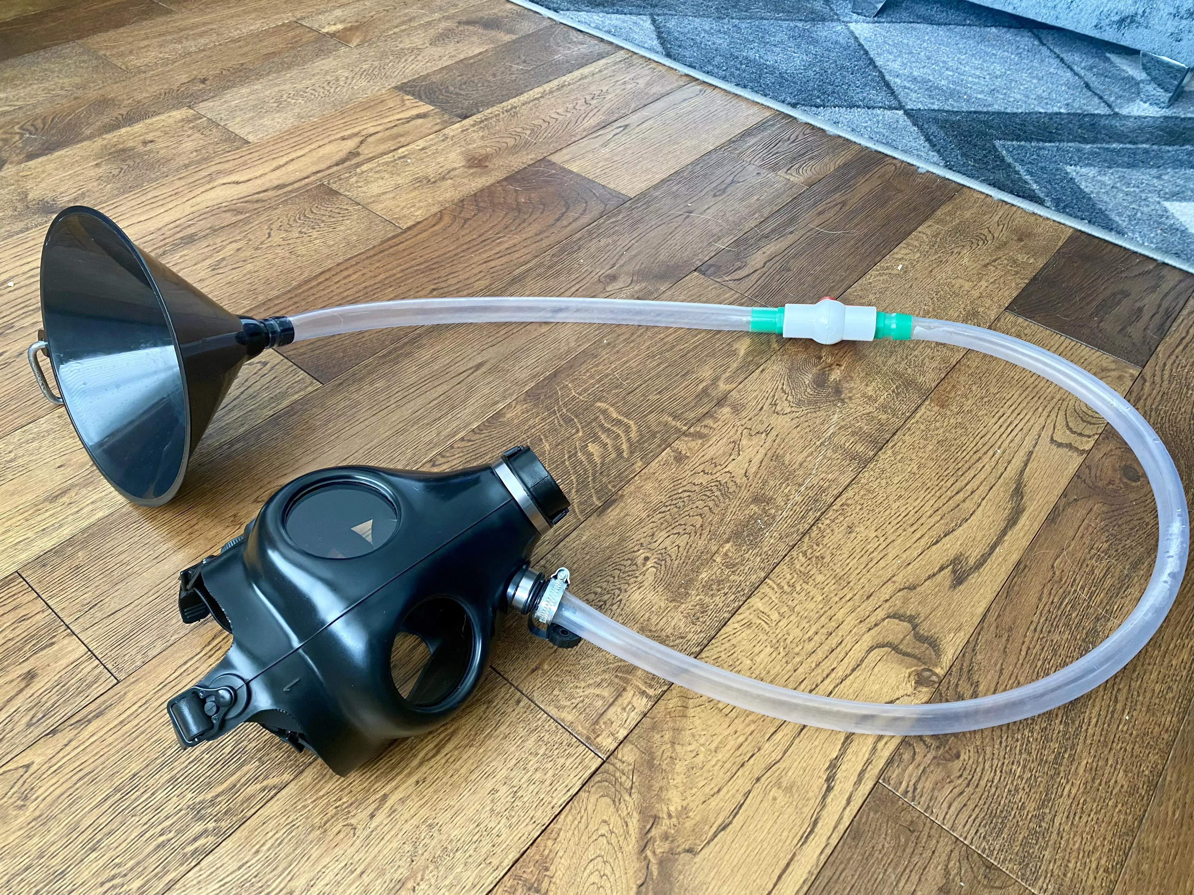 Yes she squirts, yes we don’t waste it 💦