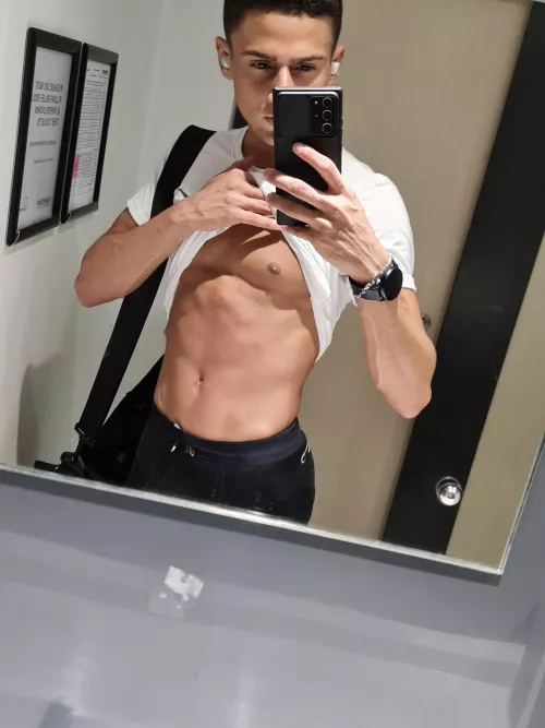 Yesterday I went to a tattoo studio to get a piercing on my Nipple but wasn’t possible, the lady told me that is too small🤣🥲