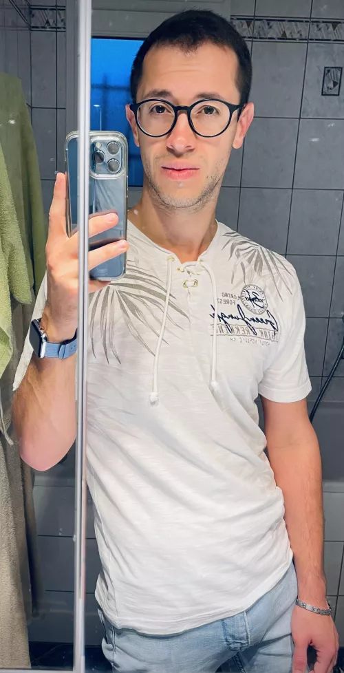 Yet another mirror selfie 😅 Yet another mirror selfie 😅