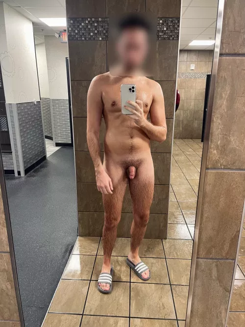 Yo uh has anyone seen my towel? (I indeed was walked in on shortly after this lol) 😁