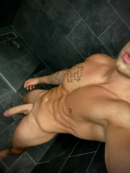 You are in the shower with me - Wyd? ๐๐คท๐ฝโโ๏ธ๐ฟ