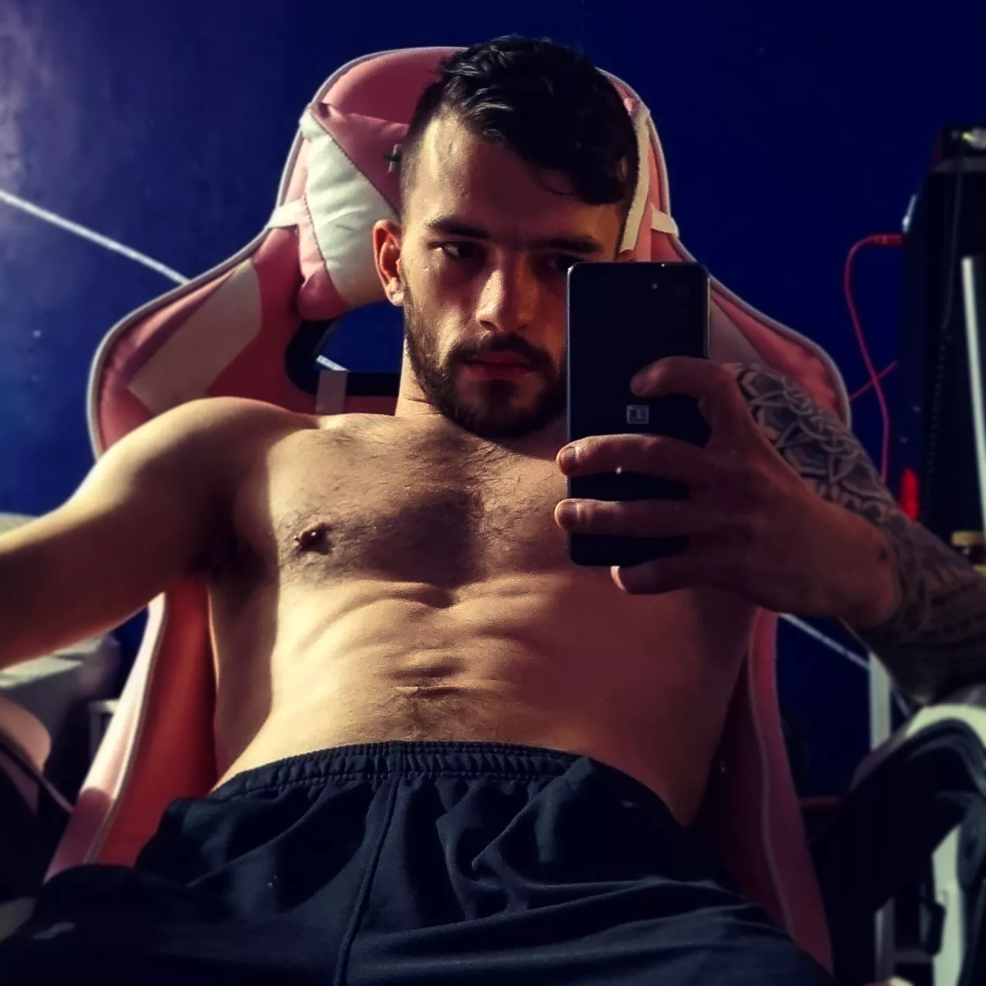 You belong to me👿!