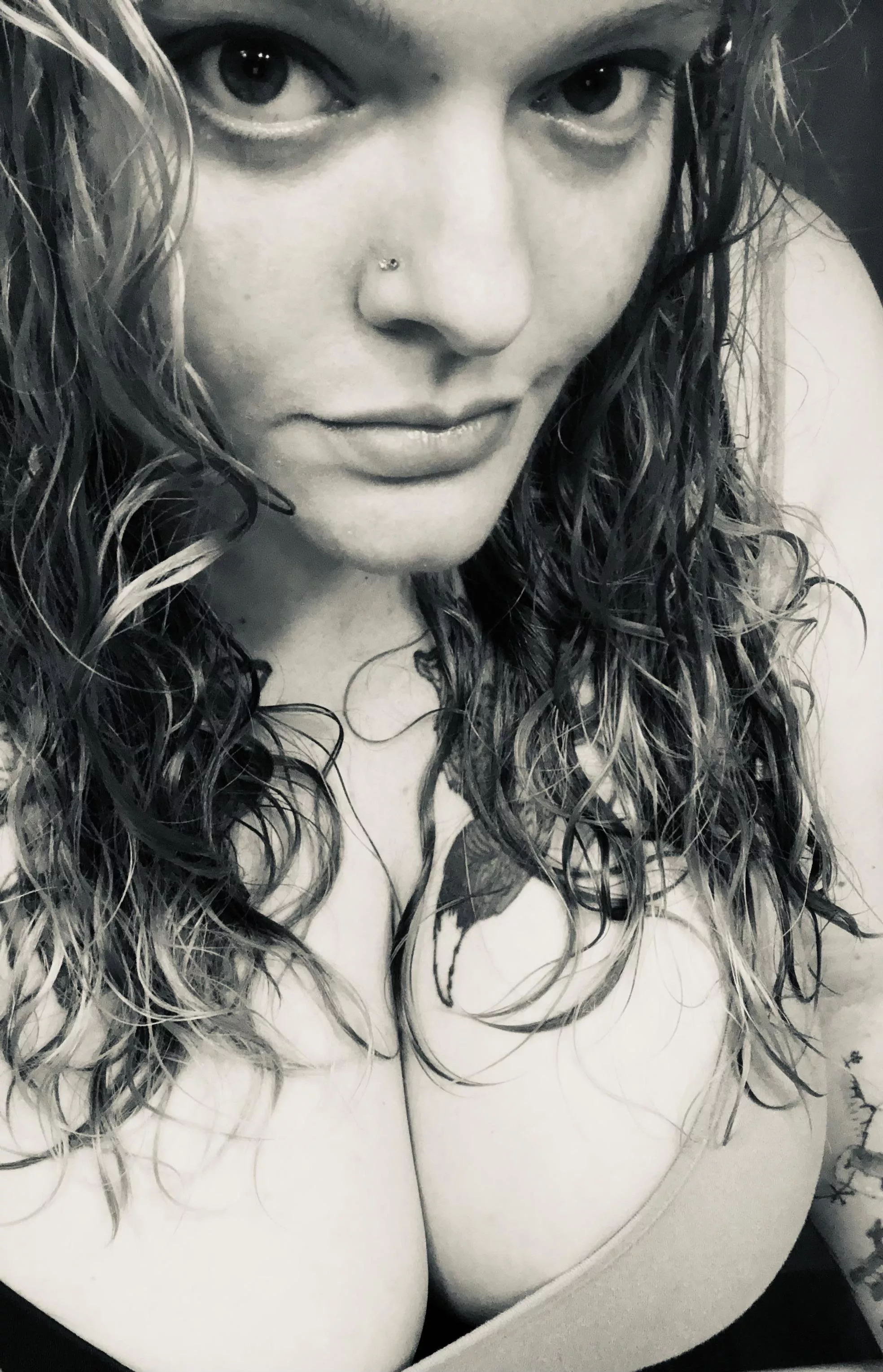 You can get lost in my eyes or down my shirt… the choice is yours. (F) You can get lost in my eyes or down my shirt… the choice is yours. (F)