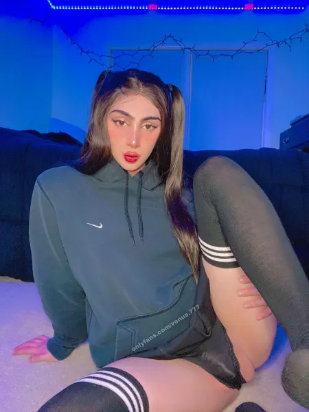 you can see right through my panties! 😩😳