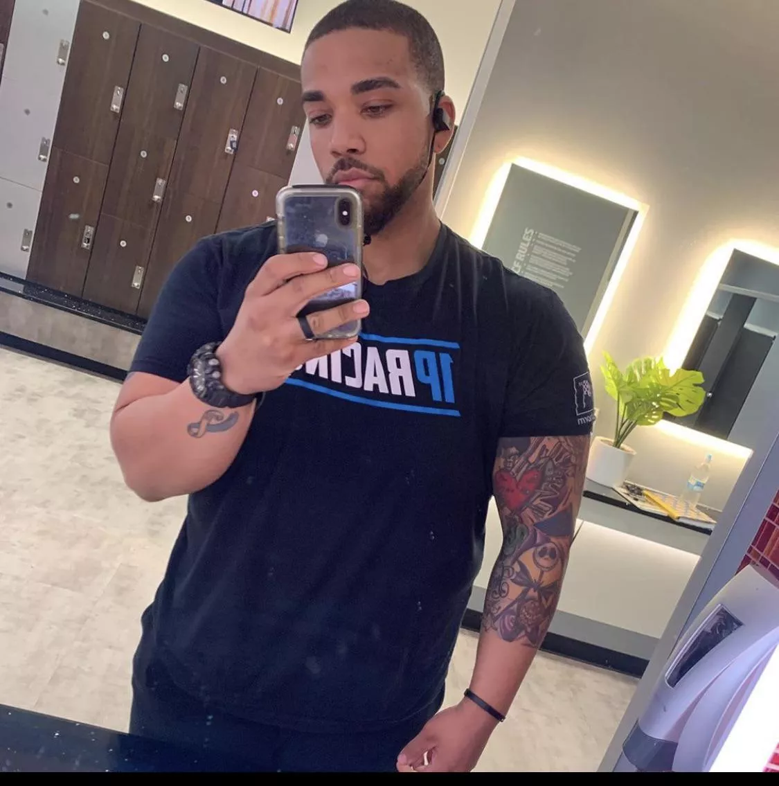 You can’t see my green eyes in this pic unfortunately You can’t see my green eyes in this pic unfortunately