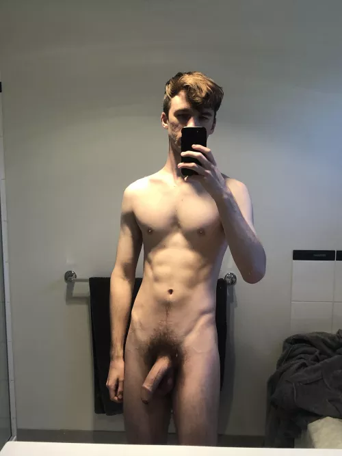 You catch the new young guy in your office staring at your ass a few times. Do you give him a shot? 🤔🤔