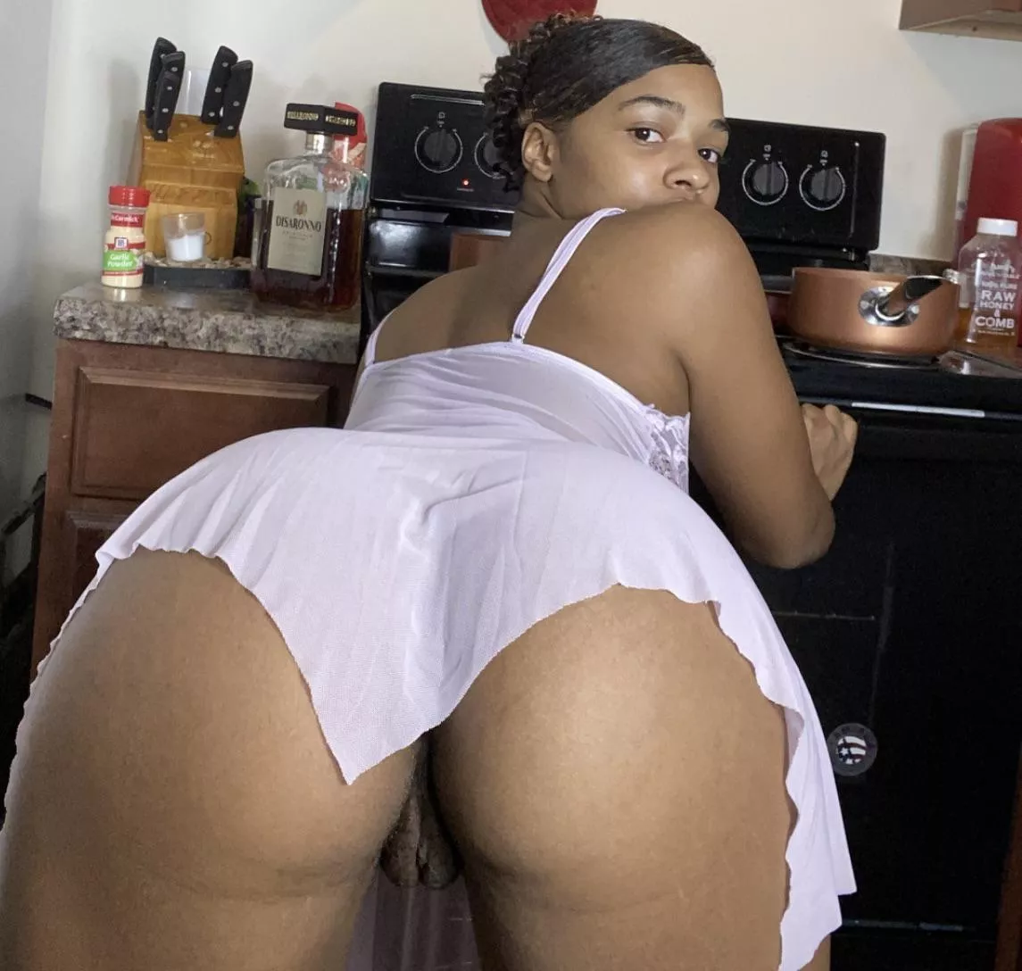 you come home and iβm in the kitchen like this.. whatβs next? you come home and iβm in the kitchen like this.. whatβs next?