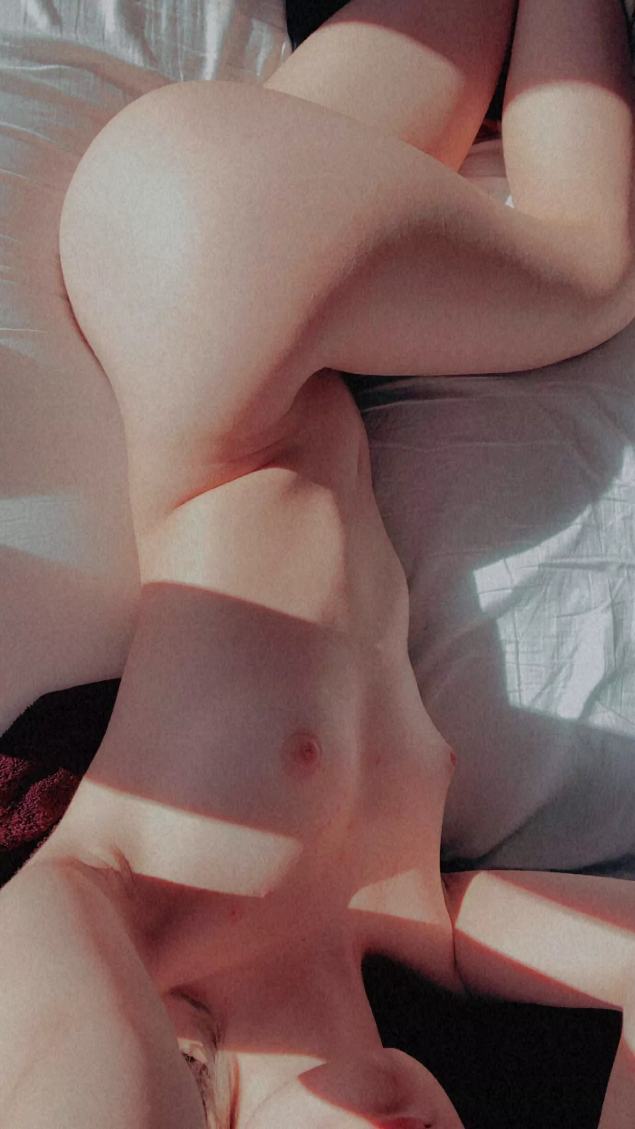 you could fit two of me in this single bed ;)