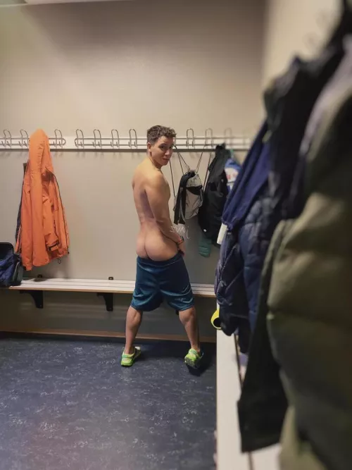 You guys asked me to post more in tje locker room... Here's to get caught once!!! ๐ You guys asked me to post more in tje locker room... Here's to get caught once!!! ๐