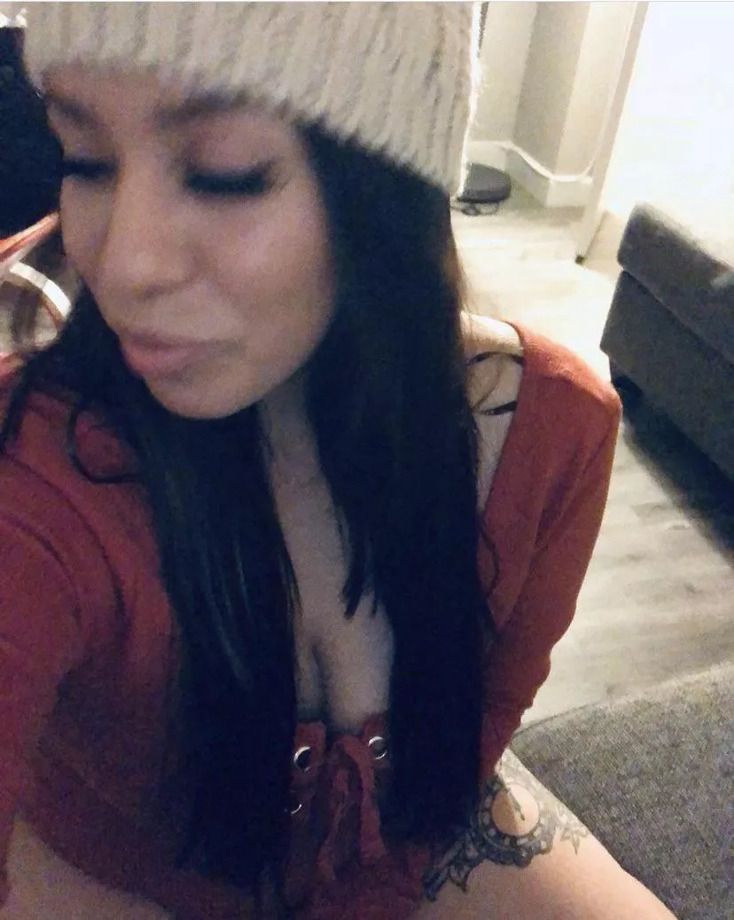 You guys into Latinas?