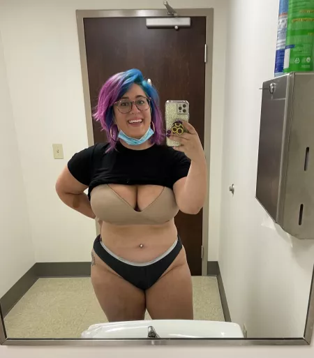 You guys like milf mamas in scrubs? You guys like milf mamas in scrubs?