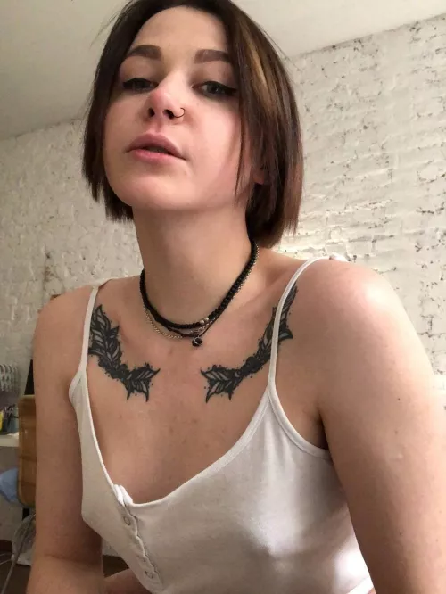 You know, a virgin is such a conventional concept... 😏Can you guess if my mouth is a virgin?💋