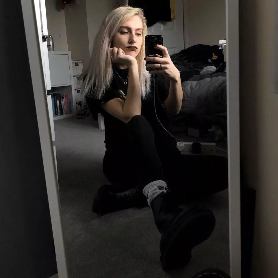 You know I’ve got a major fetish for milking big cocks! Either with my hands or feet I love it my obsession knows no bounds! Thought this was the right place to express this! I’m sure some of you relate