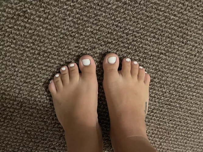 You know what they say about women w white toes? You know what they say about women w white toes?