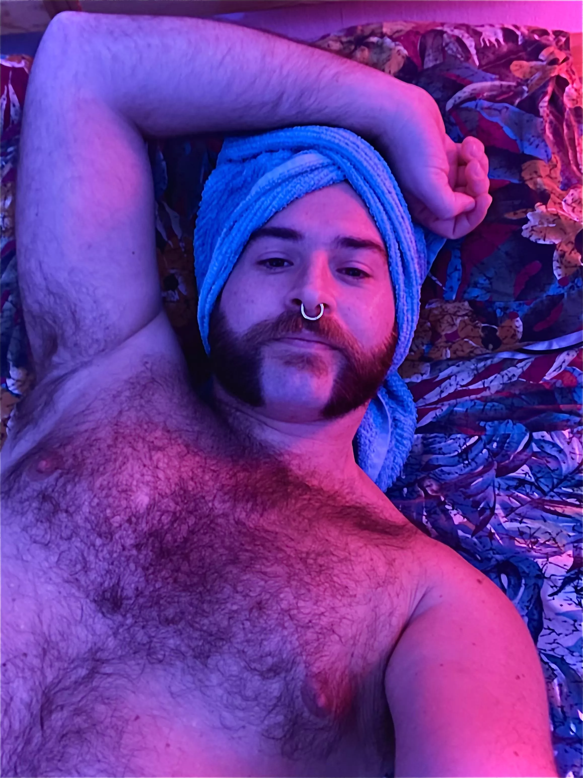 You know where to rest your head! It's warm and has a good scent