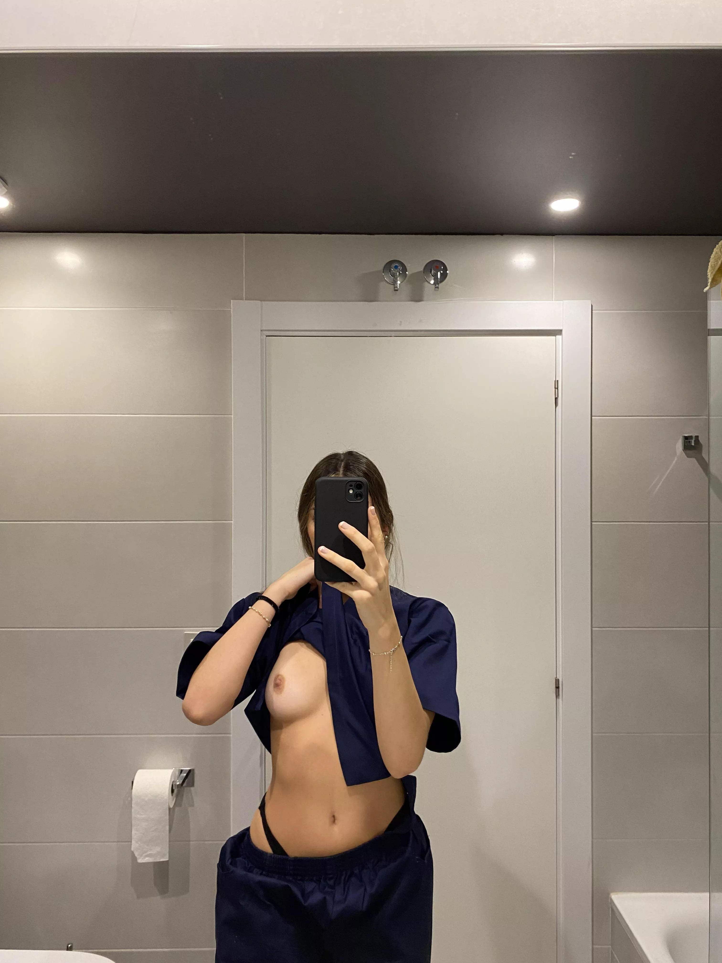 You know you like me on my knees [F][18][OC]