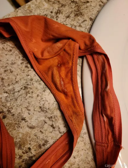 You KNOW you want to smell mommies crusty panties after my pussy has been in them 😍