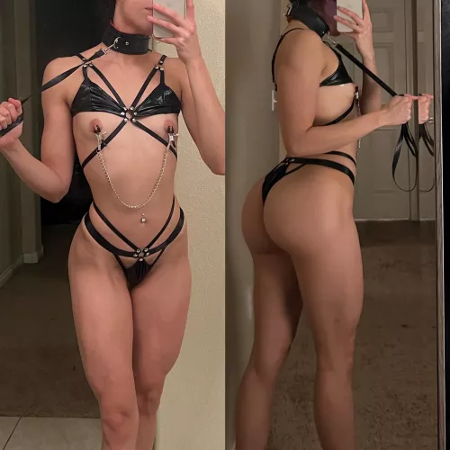 you like fit & naked girls, how about a little kinky too? 😈