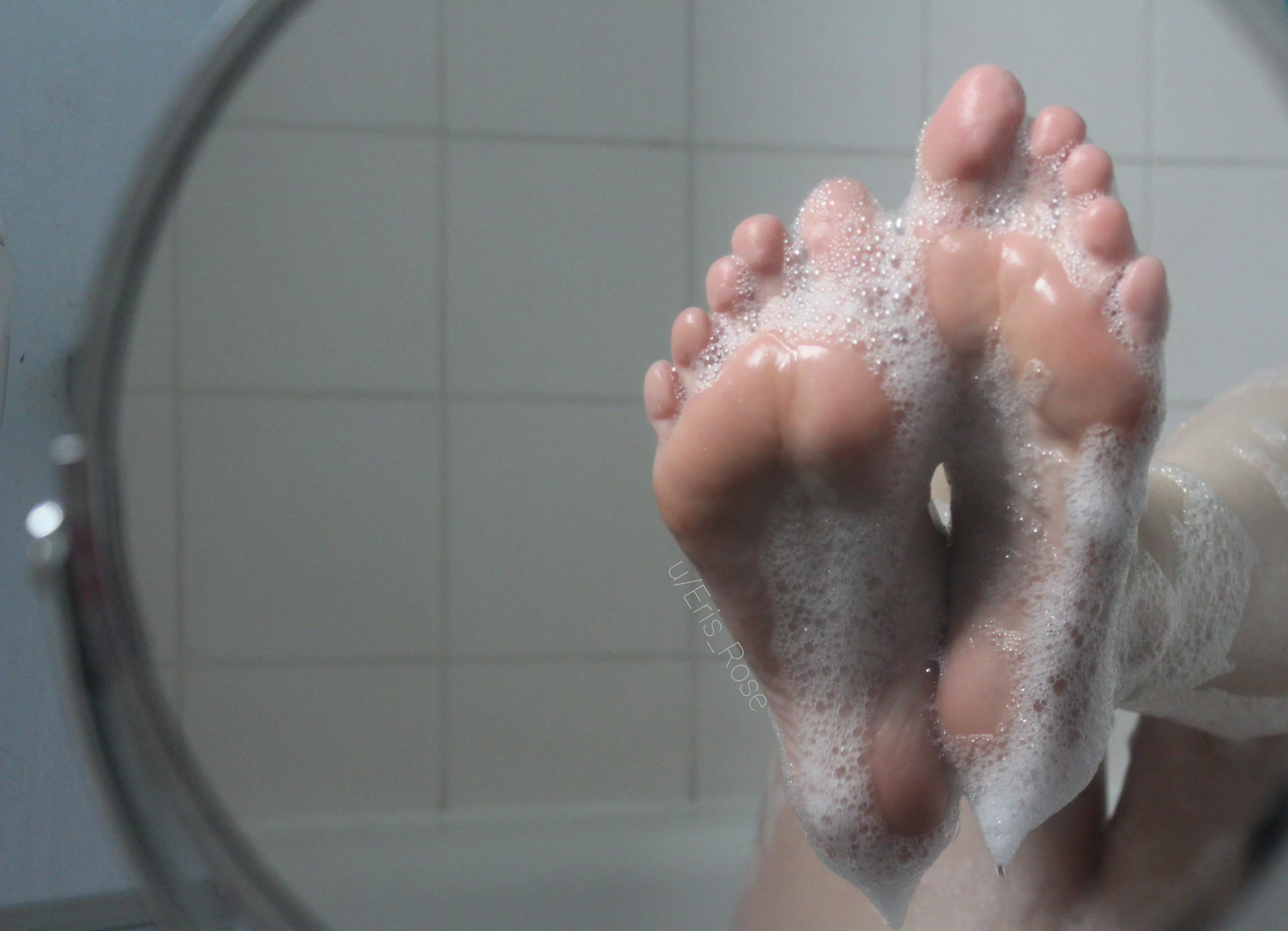 You like wet, shiny feet? You like wet, shiny feet?