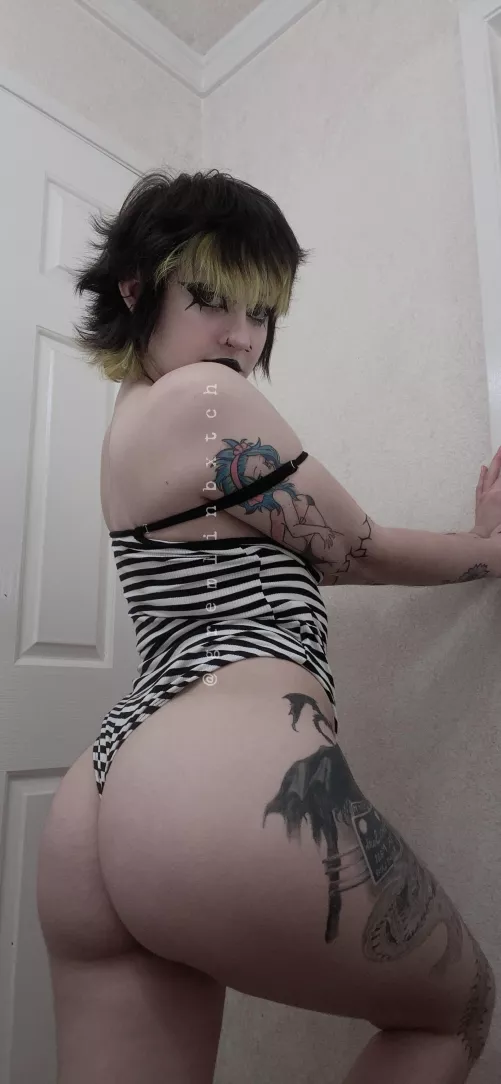 You look lonely, I can fix that <3