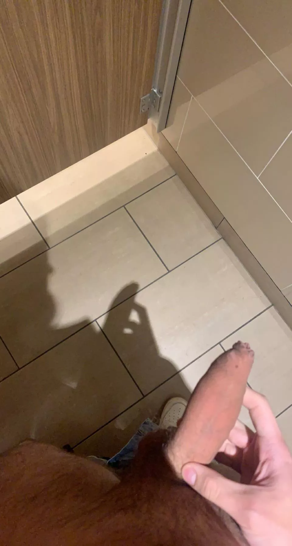 You see this shadow under the wall… what’s your next move? DM me (20 uk)