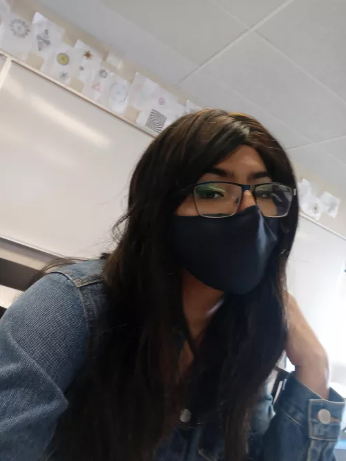 You walk class (college) and see me. What are you doing? 😘