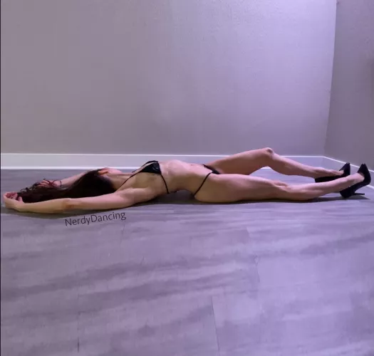 You wanna sunbathe indoors with me? (42F)