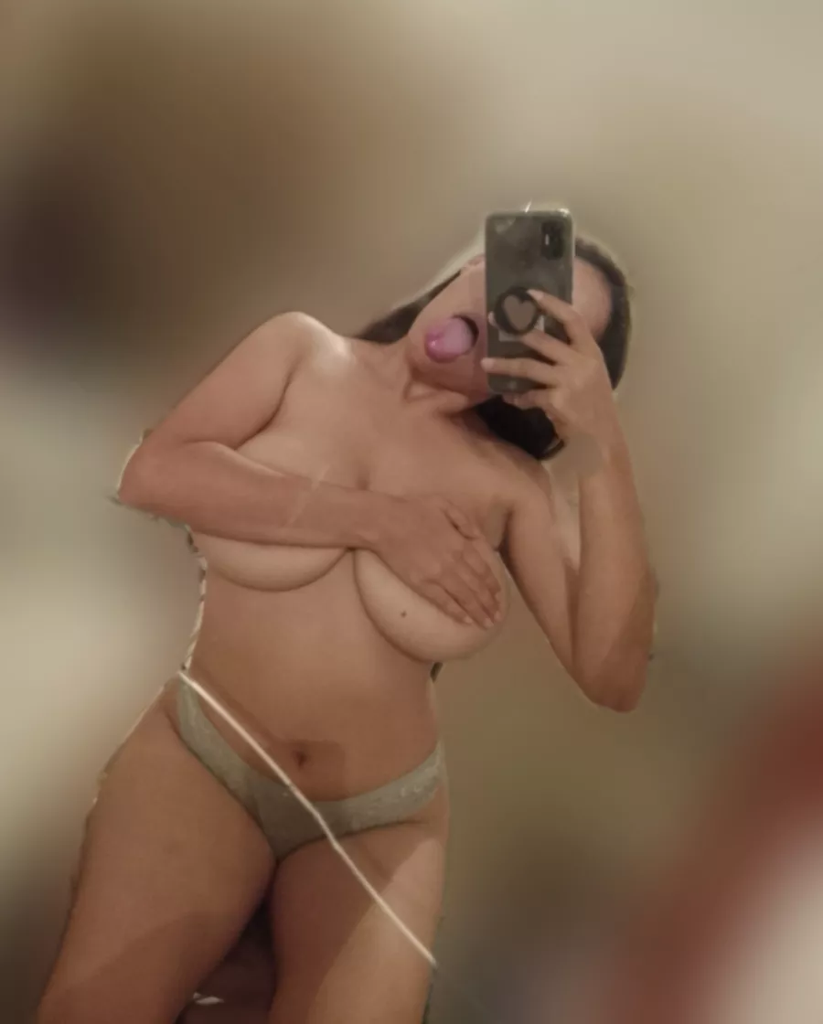 You want to see how I play with my pussy [$al.e] k.!k fannys44🔥