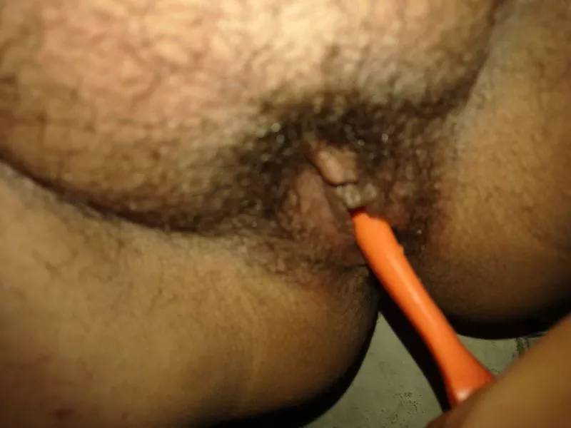 You want to see me play with my brush daddy 😍😘 kik freidy1 🔥👙😋