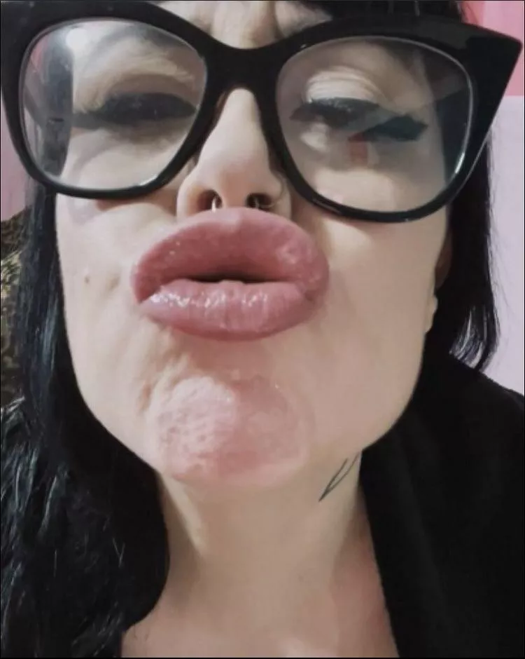 You wouldn't believe the loads I've blown on girls like her