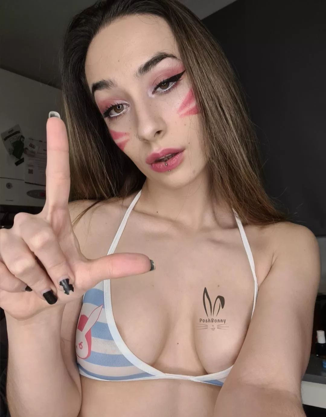 you'd do anything to worship a Bratty Domme like Me. active now, loser [Domme]
