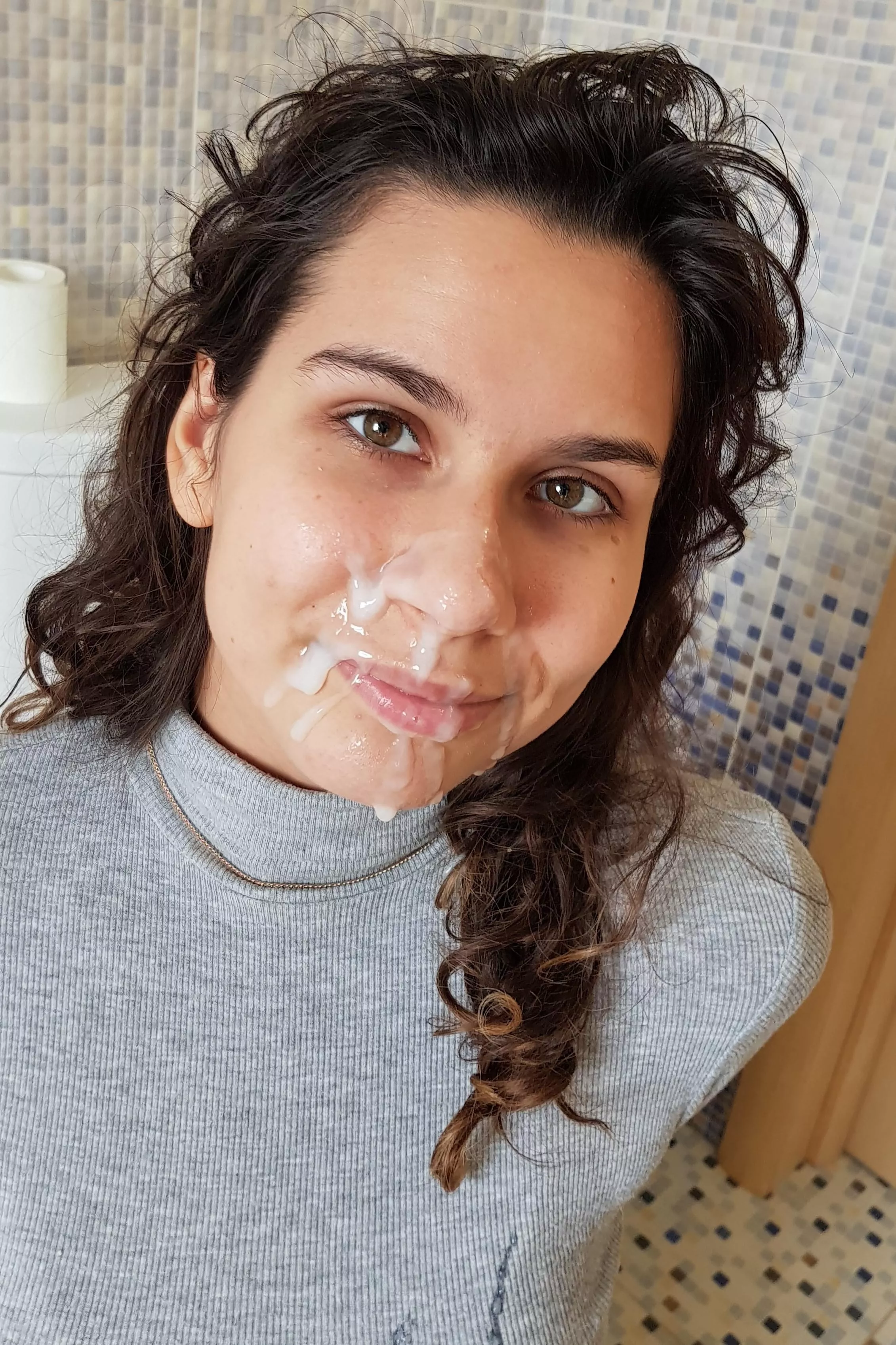 Young wife, nice smile [image]