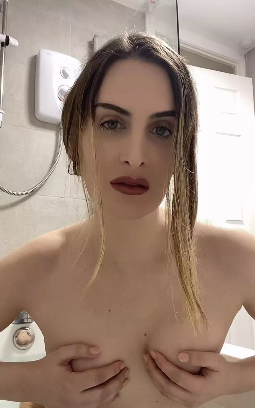 Your British Irish goddess 💋