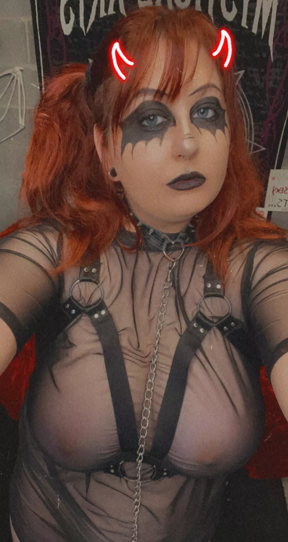 Your fave big titty goth is on and I have my lush in my cute little pussy. ? link in comments or search lolahdreadful