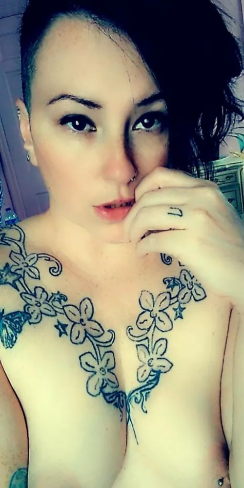 Your favorite milfie~NO PPV~full length vids for subs multiple times weekly~dick rates~customs~fetish content available~come play! ๐ฟ