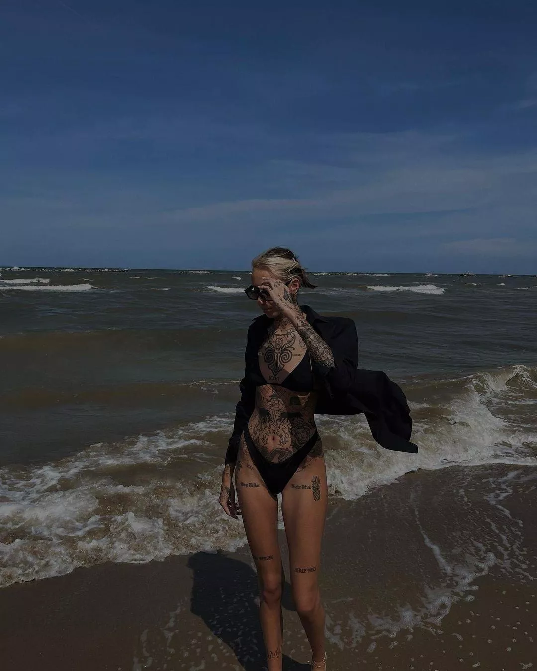 Your Favorite School Desk. (@lrzbff) [instagram]