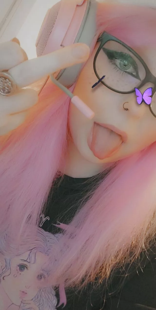 Your favourite gamer girl findomme.