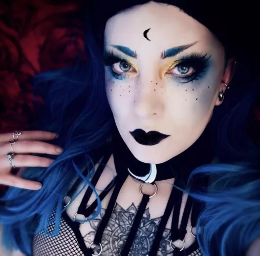 Your friendly goth femboy