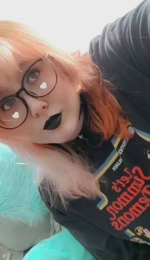 your ideal squishy goth gf :)