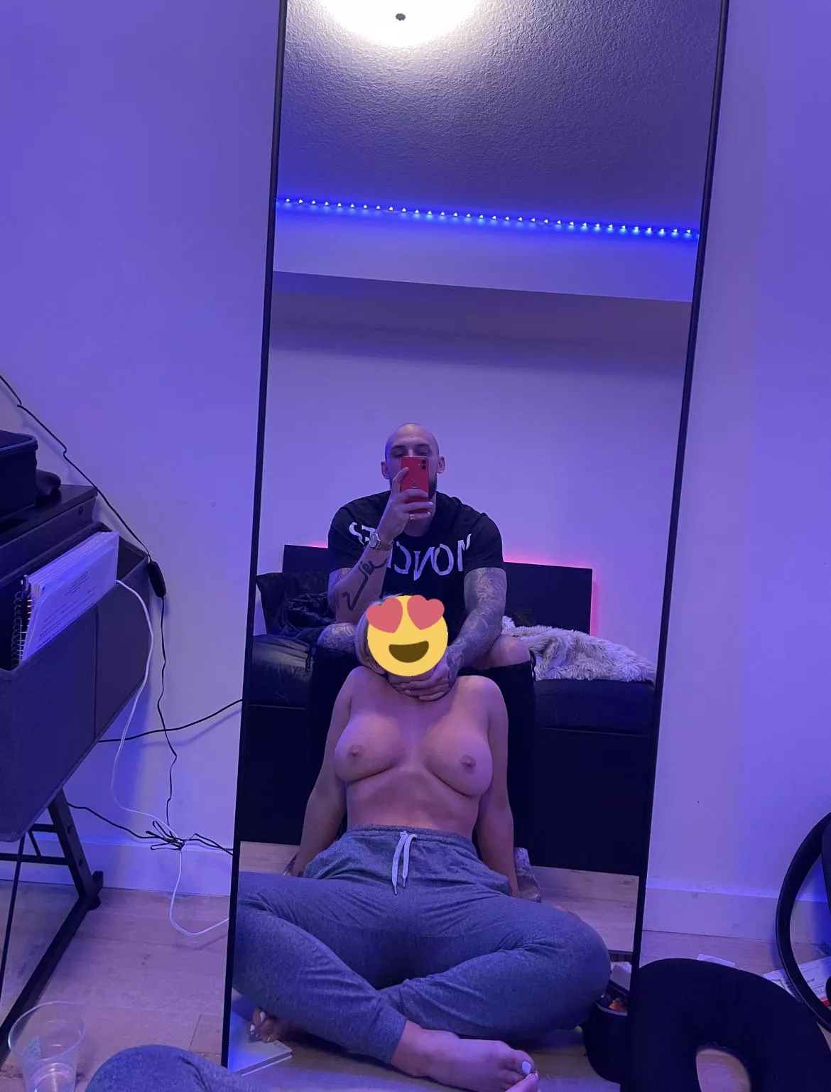 Your mom said she had to work late on Valentine’s Day then surprised you with this pic from a random number.. looks like the young d bag who works for her is putting in some overtime too..