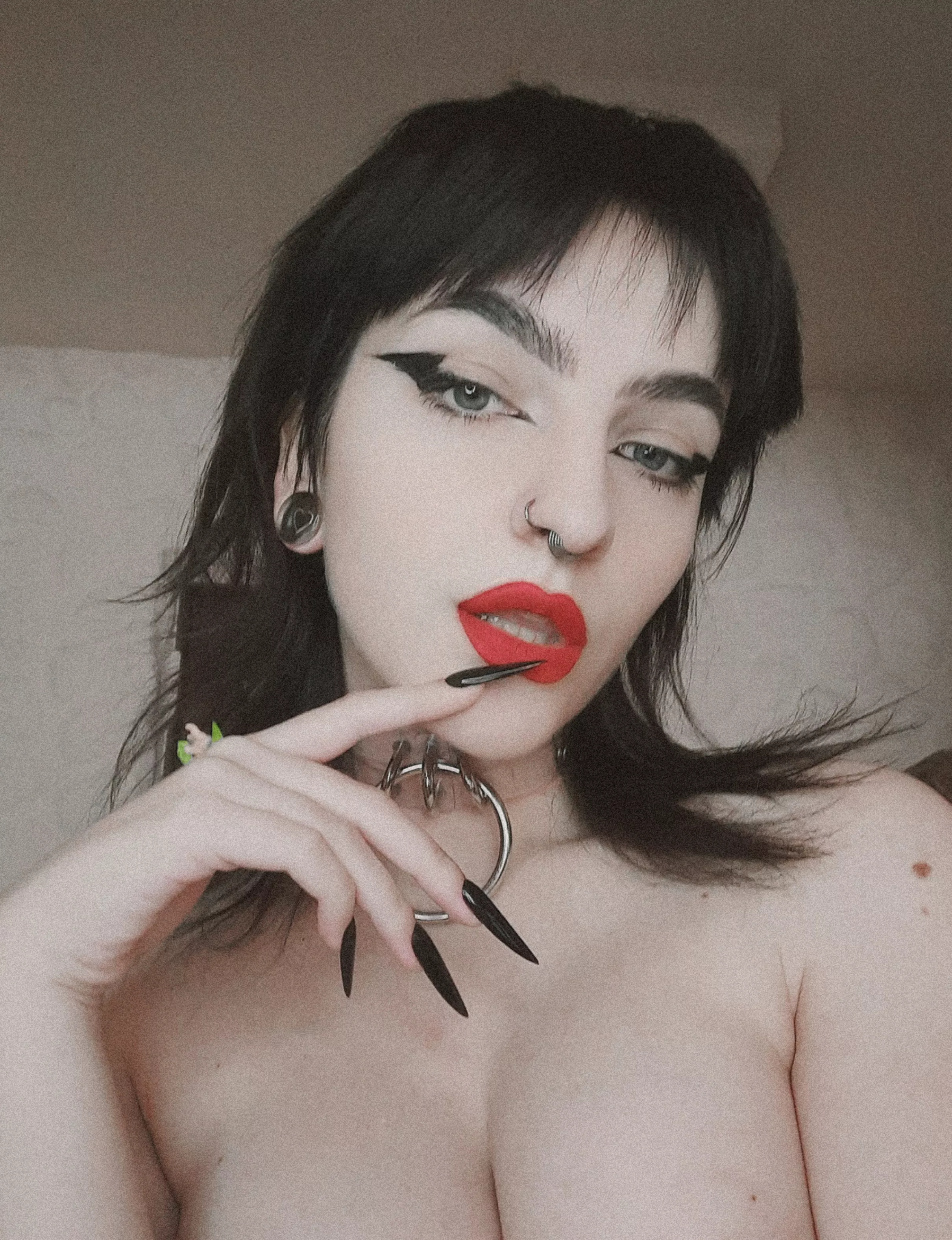 Your mommy has arrived. What do you want for breakfast? Your mommy has arrived. What do you want for breakfast?