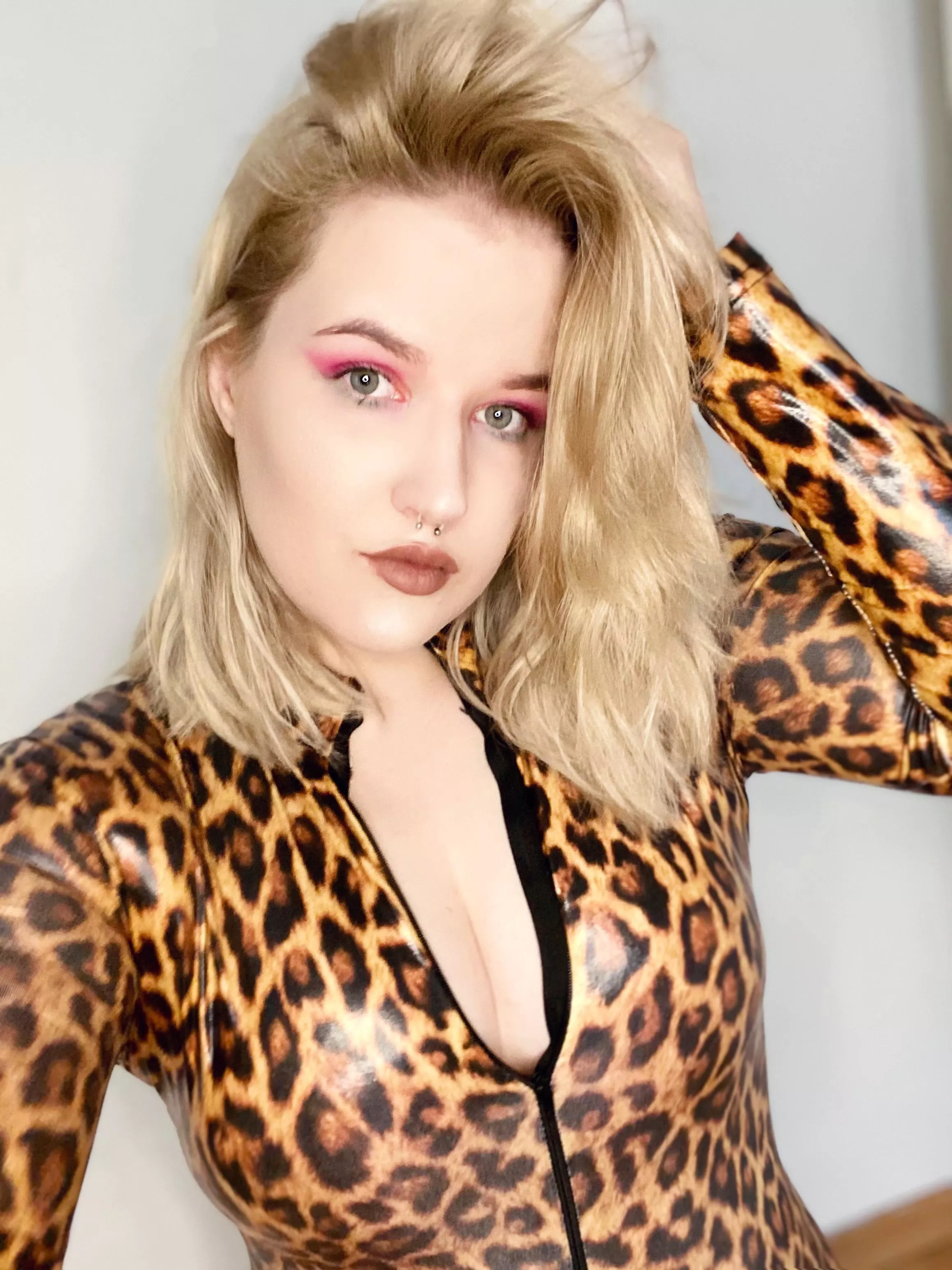 Your Polish femdom Boss just appeared before your face, cuck.